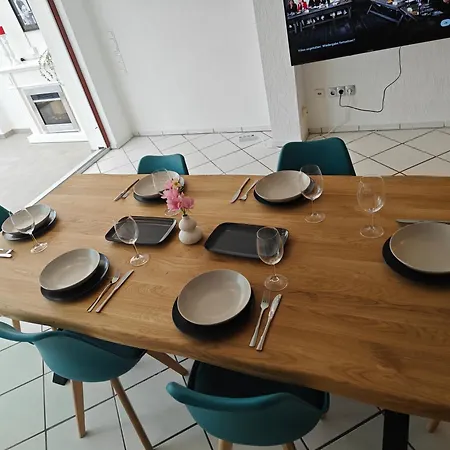 Apartment Exklusives In Fuer 6 Personen Mit Dachterasse Und Wintergarten Geilenkirchen