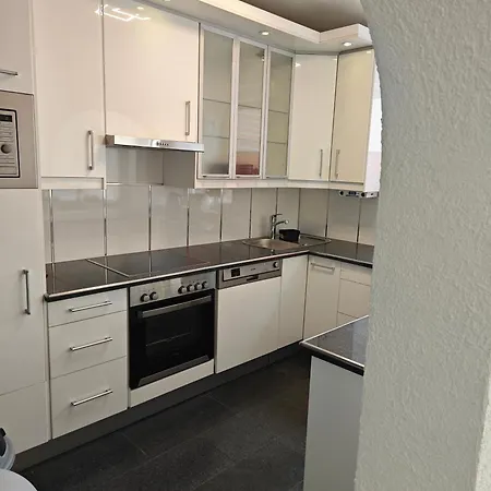 Apartment Exklusives In Fuer 6 Personen Mit Dachterasse Und Wintergarten