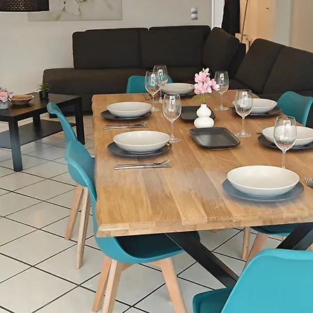Exklusives In Fuer 6 Personen Mit Dachterasse Und Wintergarten Apartmán