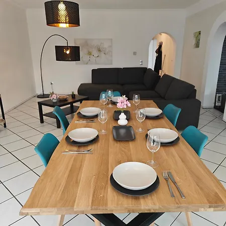 Apartmán Exklusives In Fuer 6 Personen Mit Dachterasse Und Wintergarten Geilenkirchen