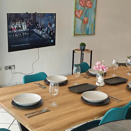 Apartment Exklusives In Fuer 6 Personen Mit Dachterasse Und Wintergarten *