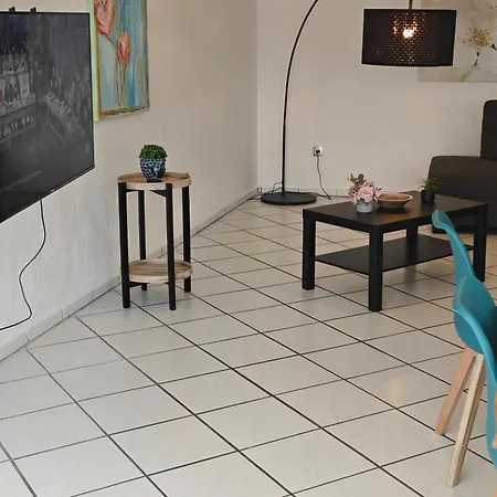 Apartmán Exklusives In Fuer 6 Personen Mit Dachterasse Und Wintergarten Geilenkirchen