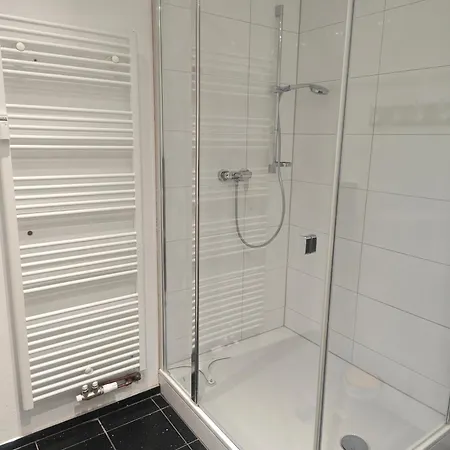 Exklusives In Fuer 6 Personen Mit Dachterasse Und Wintergarten Apartmán *