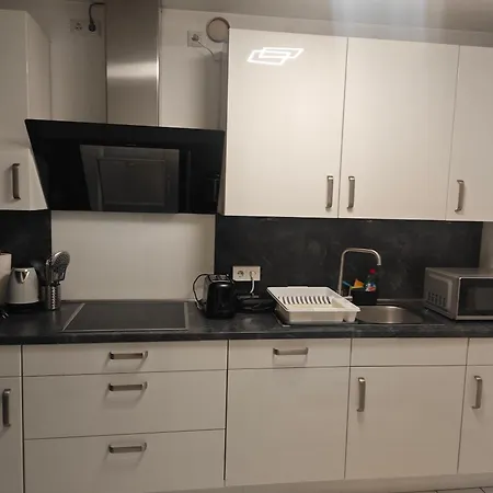 Apartment Exklusives In Fuer 6 Personen Mit Dachterasse Und Wintergarten *
