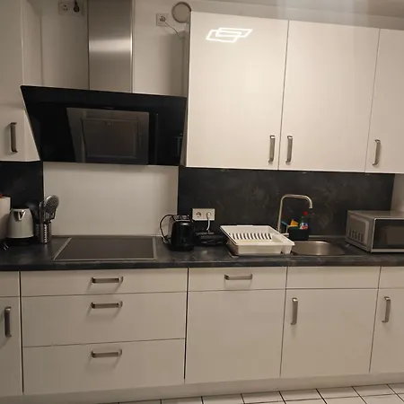 Exklusives In Fuer 6 Personen Mit Dachterasse Und Wintergarten Apartmán *