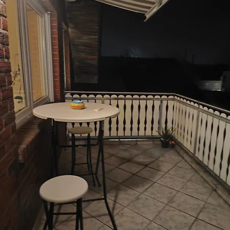 Apartmán Exklusives In Fuer 6 Personen Mit Dachterasse Und Wintergarten Geilenkirchen