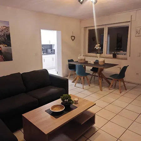 Exklusives In Fuer 6 Personen Mit Dachterasse Und Wintergarten Apartmán *