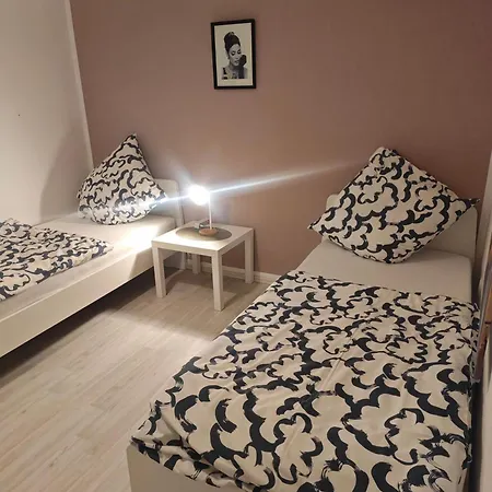 Apartment Exklusives In Fuer 6 Personen Mit Dachterasse Und Wintergarten Geilenkirchen